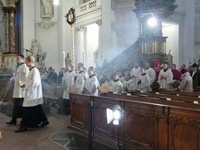 Abschlussvesper der Bischofskonferenz mit Spendung des Bonifatiussegens (© Karl-Franz Thiede)
